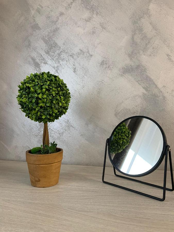Chic Galati Apartment: Urban Escape Zewnętrze zdjęcie