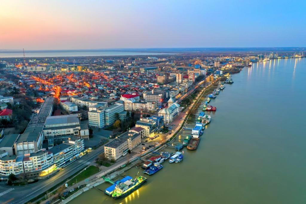 Chic Galati Apartment: Urban Escape Zewnętrze zdjęcie
